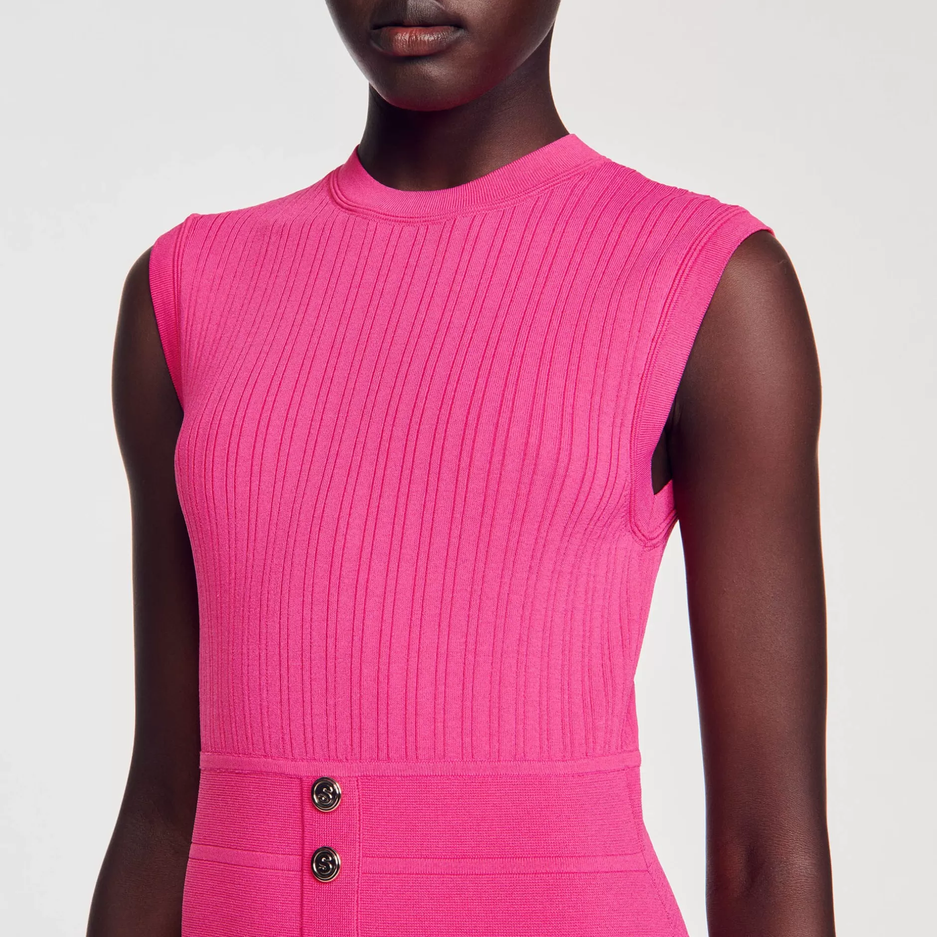 robe_courte__boutons_3-1.webp Outlet Sandro Robe Courte à Boutons Fushia