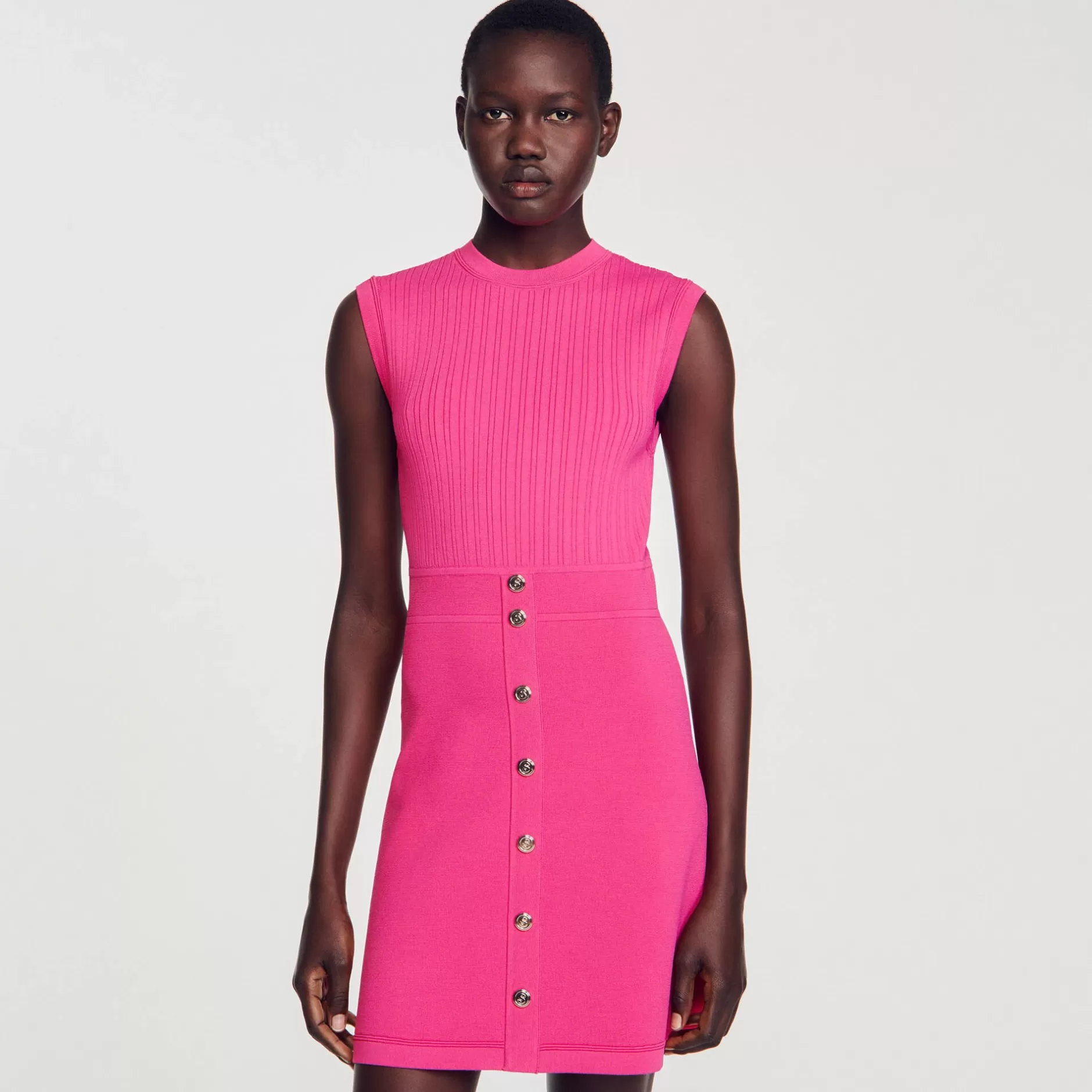robe_courte__boutons_4-1.webp Outlet Sandro Robe Courte à Boutons Fushia